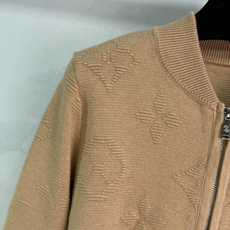 l0vis Vvtt0n outwear